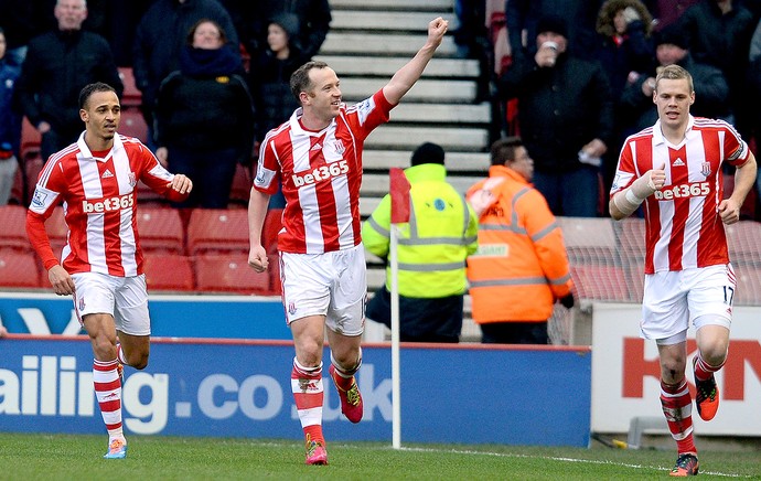 Charlie Adam comemora gol do Stoke City sobre o Manchester United (Foto: AFP)