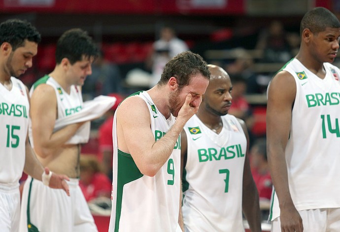 Marcelinho Huertas basquete Brasil Jamaica (Foto: AP)