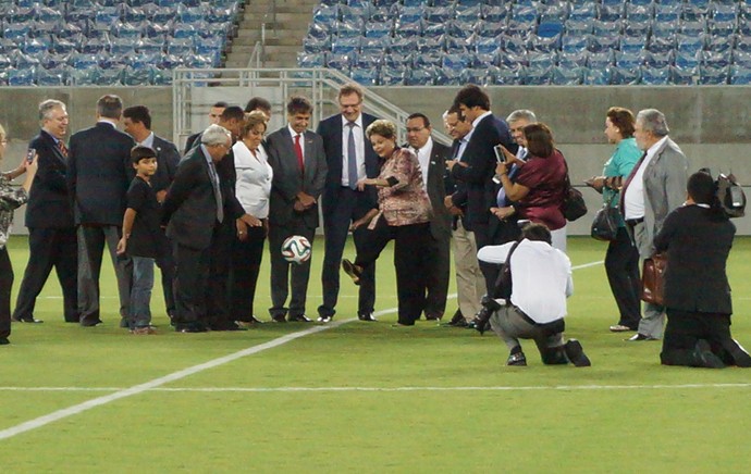 Presidente Dilma Rousseff dá pontapé inicial da Arena das Dunas (Foto: Augusto Gomes/GloboEsporte.com)