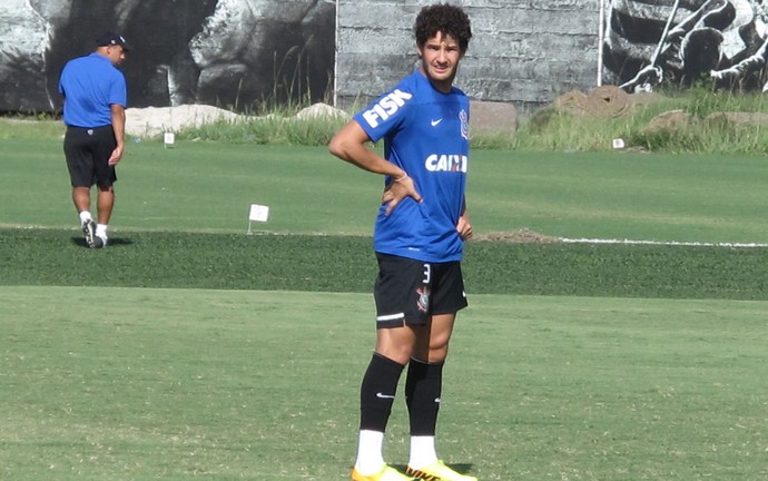 Alexandre Pato treino Corinthians (Foto: Rodrigo Faber)