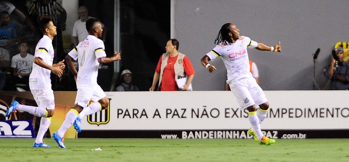 Santos x Corinthians - Arouca comemora (Foto: Marcos Ribolli)