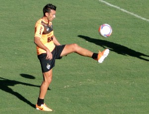 Dátolo treino Atlético-MG (Foto: Léo Simonini)