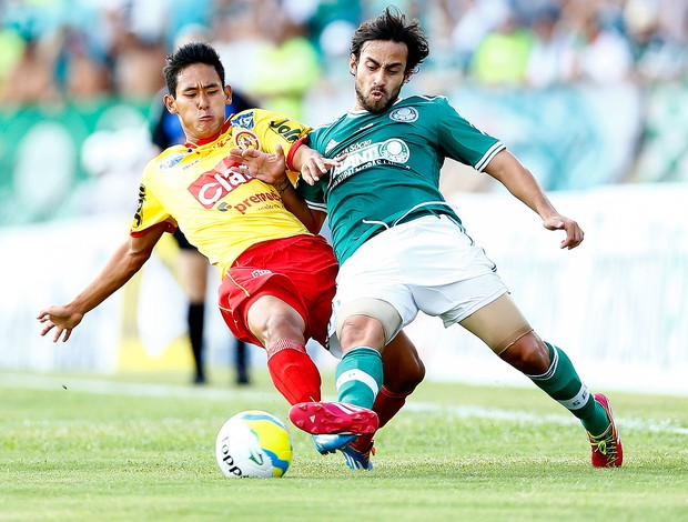 Valdivia palmeiras e Chico Atlético Sorocaba  (Foto: Piervi Fonseca / Agência Estado)