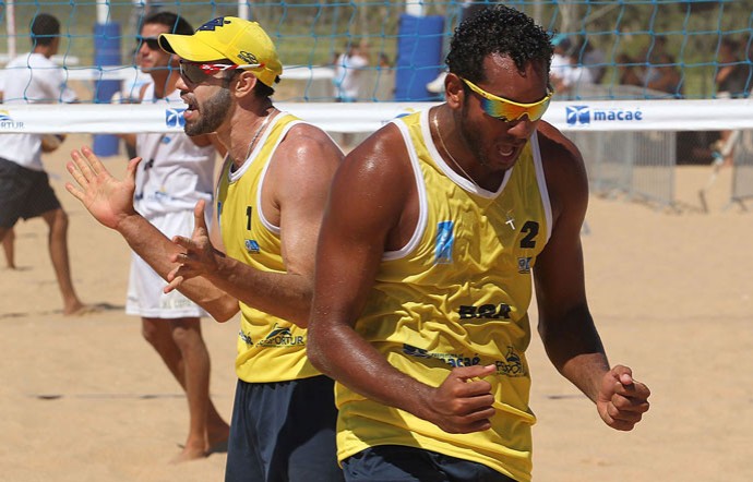 Vôlei de praia Hevaldo e Jô etapa de Macaé (Foto: Rui Porto Filho / Divulgação)