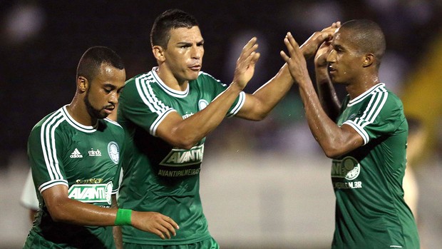 Lucio comemoração jogo Palmeiras e Comercial (Foto: Thiago Calil / Agência Estado)