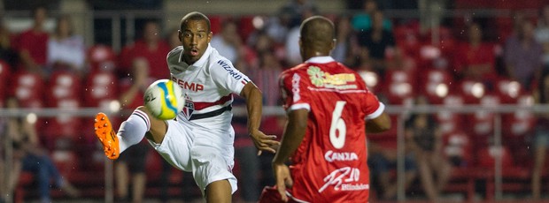 Ademilson, São Paulo x Mogi Mirim (Foto: Marcelo Machado de Melo/Agência Estado)