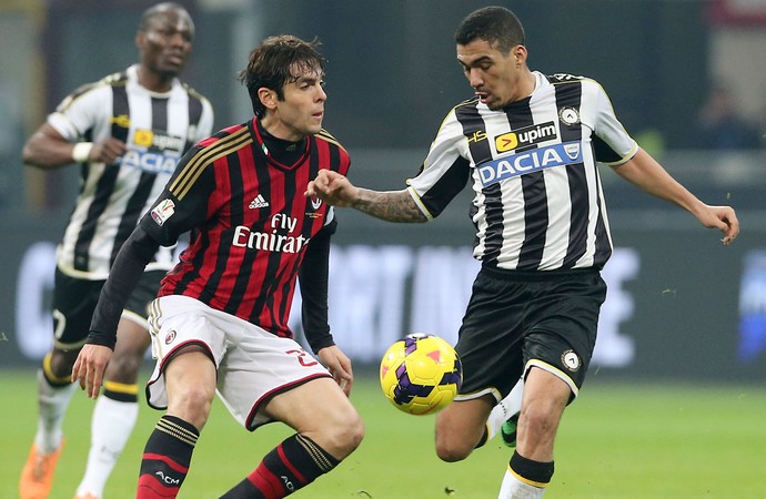 Kaka e Allan Loureiro, Milan x Udinese (Foto: AP)