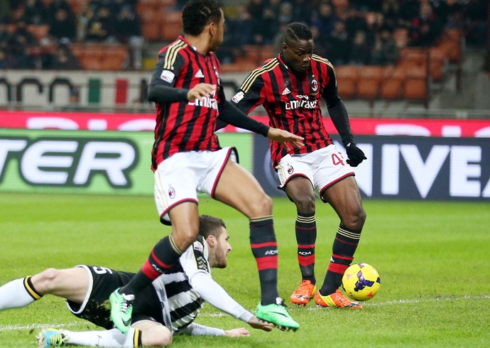 Balotelli, Milan x Udinese (Foto: AP)