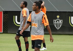 Claudinei treino Atlético-MG (Foto: Fernando Martins Y Miguel)