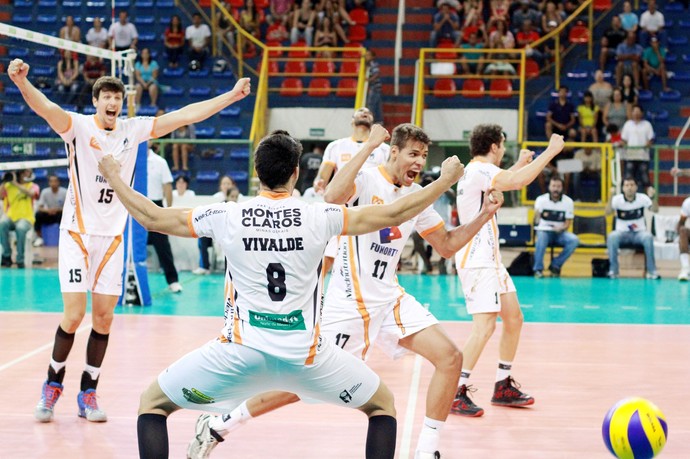 Time do Norte de Minas venceu o Juiz de Fora por 3 sets a 0. (Foto: Solon Queiroz / Montes Claros Vôlei)