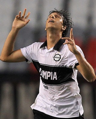 Zeballos gol Olimpia (Foto: EFE)