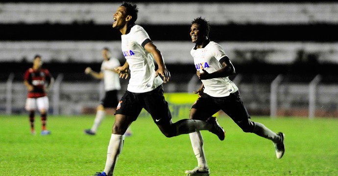 gol Corinthians Copinha (Foto: Marcos Ribolli / Globoesporte.com)