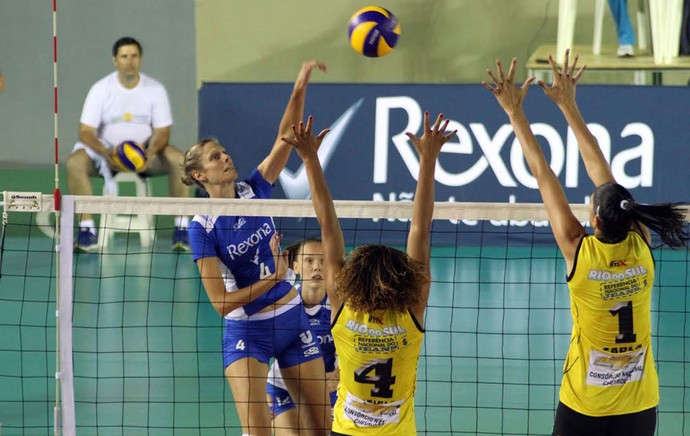 Volei - Rio de Janeiro x Rio do Sul - Sarah Pavan (Foto: Alexandre Arruda/CBV)