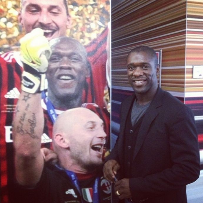 Seedorf na sede do Milan (Foto: Reprodução/Instagram)