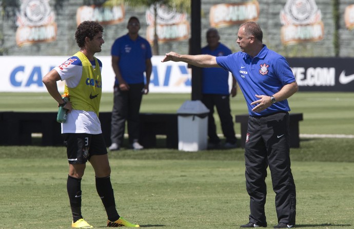 alexandre pato mano menezes corinthians treino (Foto: Daniel Augusto Júnior/Agência Corinthians)