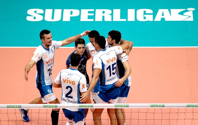 comemoração jogo vôlei Minas e Canoas superliga (Foto: Alexandre Arruda / CBV)