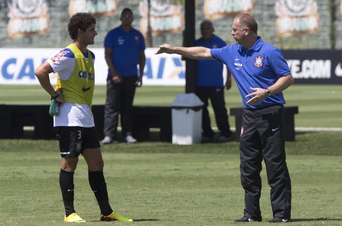 alexandre pato mano menezes corinthians treino (Foto: Daniel Augusto Júnior/Agência Corinthians)