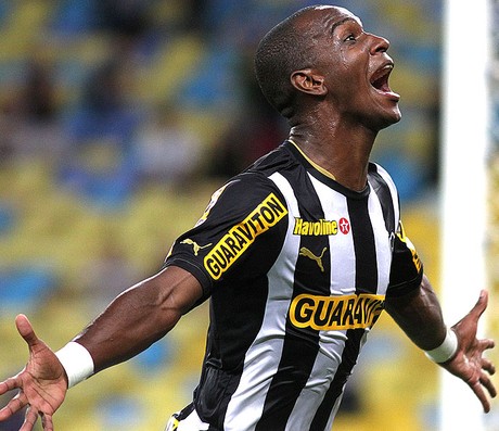 Hyuri comemora gol do Botafogo (Foto: Vitor Silva / SSPress)