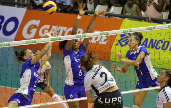 Volei - Rio de Janeiro x Araraquara - Roberta (Foto: Alexandre Arruda/CBV)