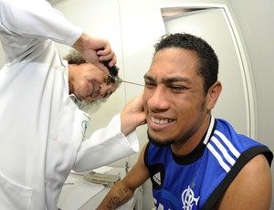 Hernane exames Flamengo (Foto: Alexandre Vidal / Fla Imagem)