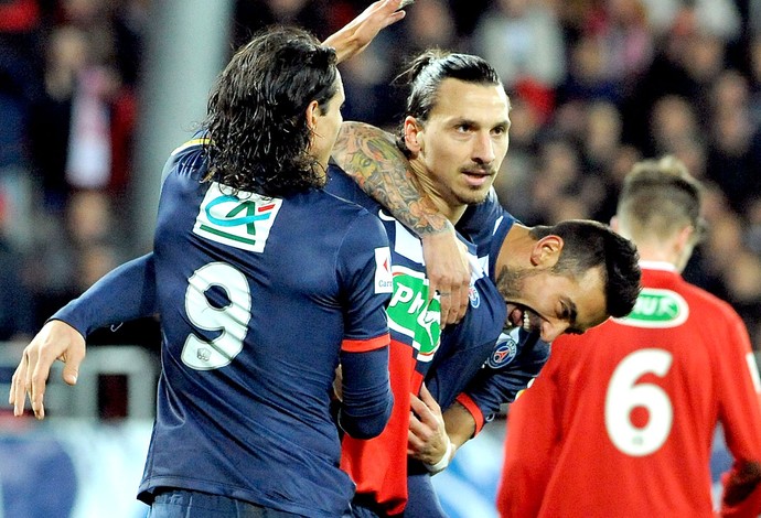 Ibrahimovic comemoração gol PSG contra Brest (Foto: AFP)