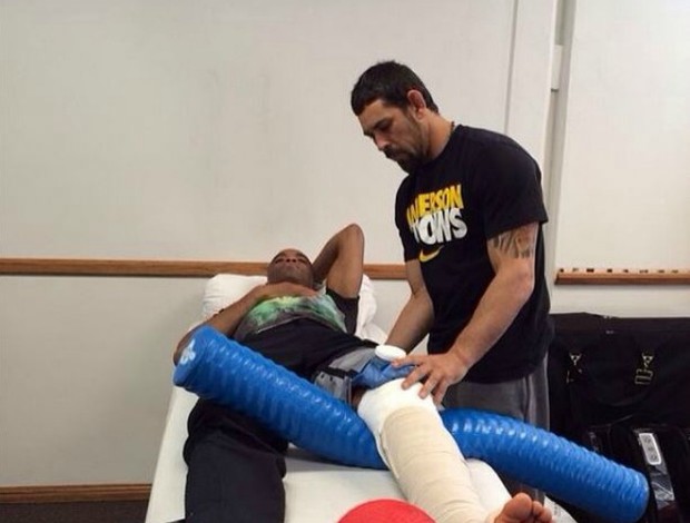 anderson silva fisioterapia spider mma (Foto: Reprodução/Instagram)