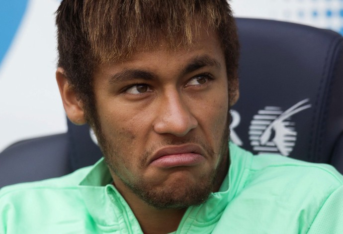 Neymar banco, Barcelona x Elche (Foto: EFE)