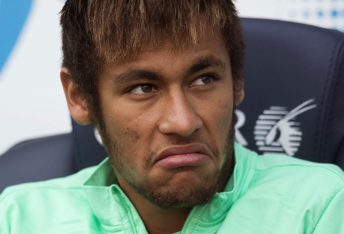 Neymar banco, Barcelona x Elche (Foto: EFE)