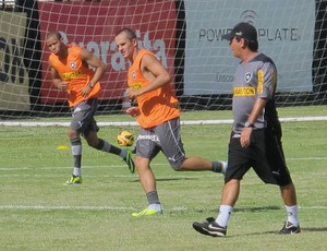 Eduardo Húngaro treino Botafogo (Foto: Thales Soares)