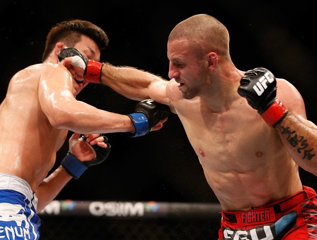 Tarec Saffiedine  Lim Hyun Gyu cingapura ufc mma (Foto: Getty Images)