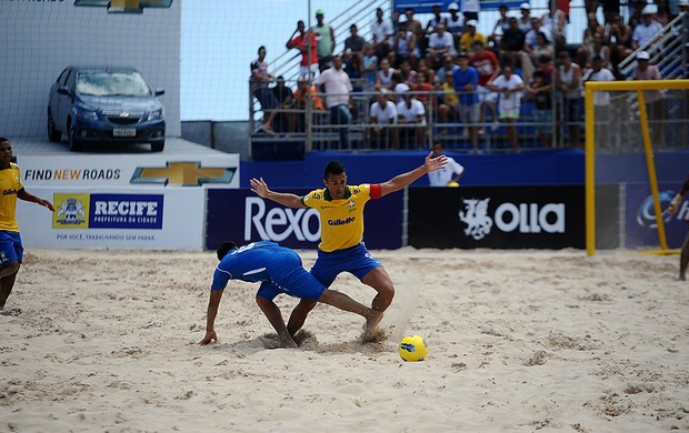 Seleção brasileira venceu El Salvador na estreia pela Copa América de futebol de areia (Foto: Armando Artoni)