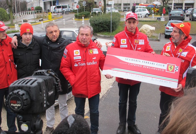 Ferrari Schumacher fãs hospital (Foto: Felipe Siqueira)