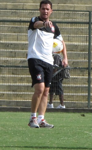 Osmar Loss técnico base Corinthians (Foto: Rodrigo Faber)