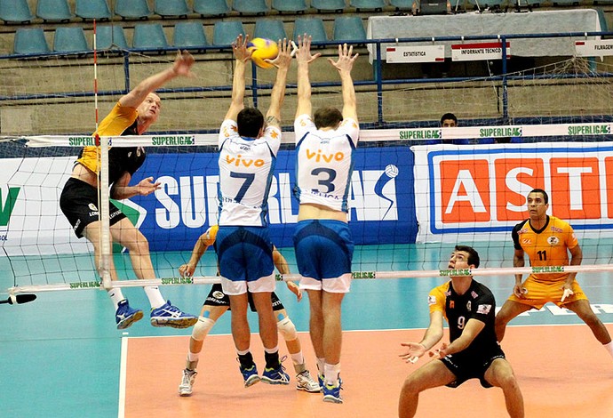 leozão São Bernardo Vôlei e Vivo/Minas Superliga (Foto: July Stanzioni / SM Press)