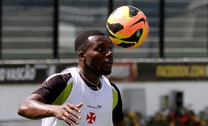 Carlos tenório  vasco treino (Foto: Marcelo Sadio / Vasco.com.br)