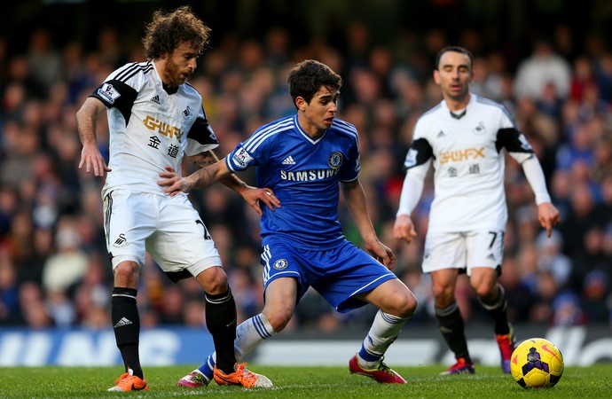 Oscar e Jose Alberto Canas, Chelsea v Swansea City (Foto: Getty Images)