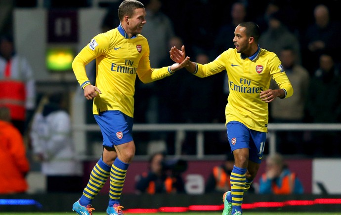 Podolski Walcott Arsenal (Foto: Getty Images)