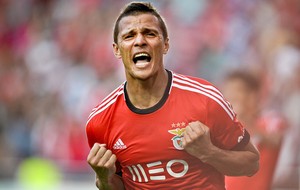 Lima atacante do Benfica (Foto: AFP)