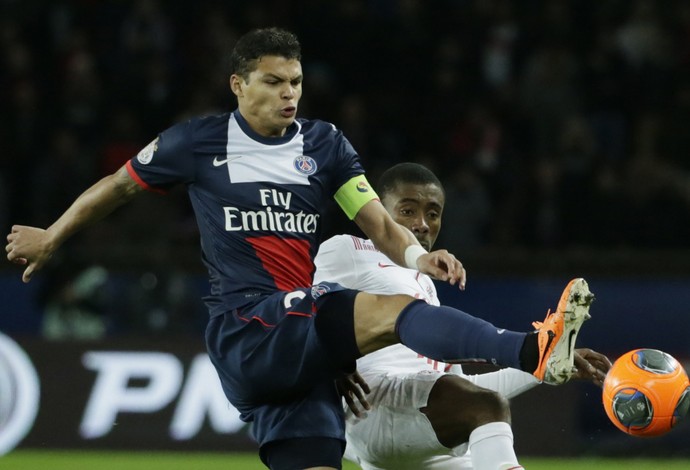 thiago silva paris saint germain x lille (Foto: AFP)