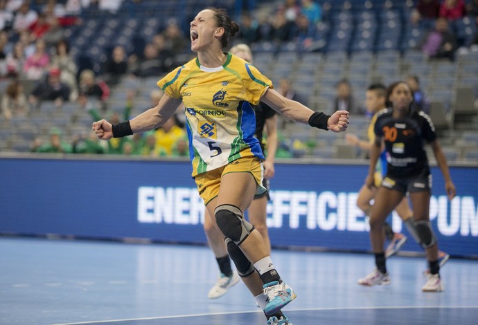 Dani Piedade Brasil handebol mundial servia (Foto: Cinara Piccolo/Photo&Grafia)