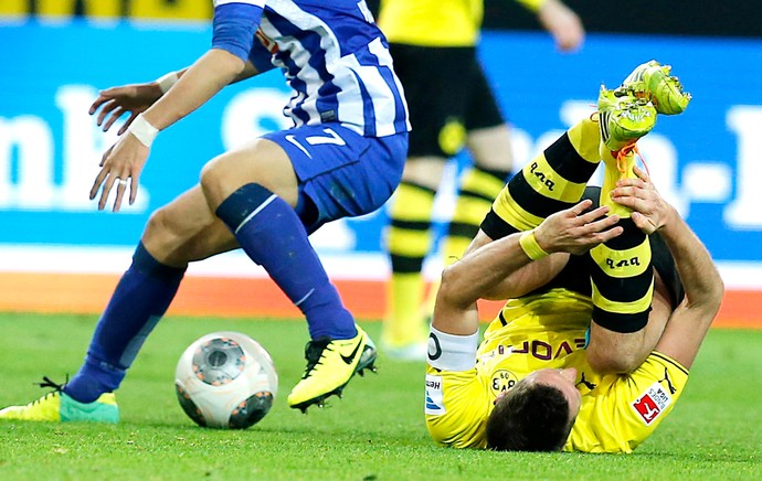 Sebastian Kehl do Borussia Dortmund contra o Hertha Berlim (Foto: AP)