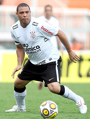 Ronaldo Corinthians x Portuguesa (Foto: Ag. Estado)