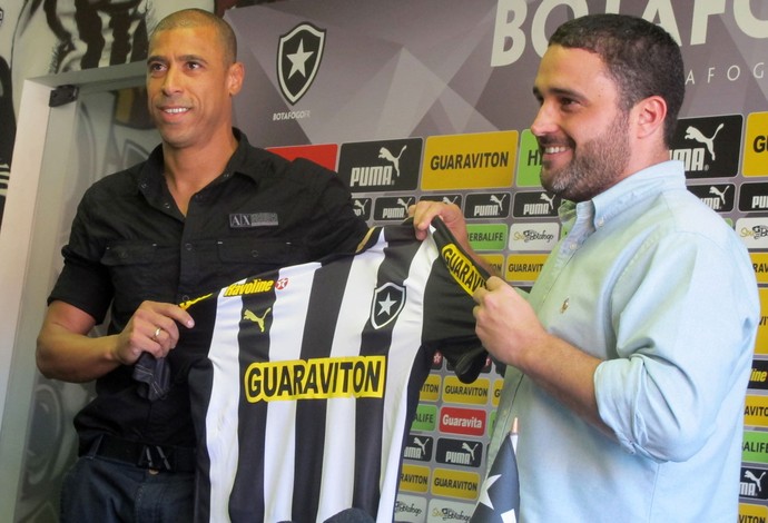 Jorge Wagner apresentação Botafogo (Foto: Fred Huber)