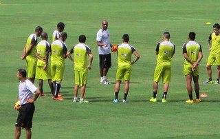 Jorge Luiz treino Vasco São Januário (Foto: Gustavo Rotstein)