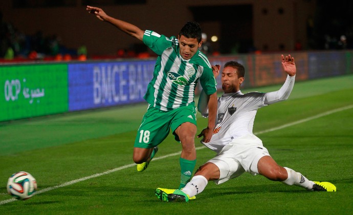 Abdelilah Hafidi e Pierre, Atlético-MG x Raja Casablanca (Foto: Reuters)