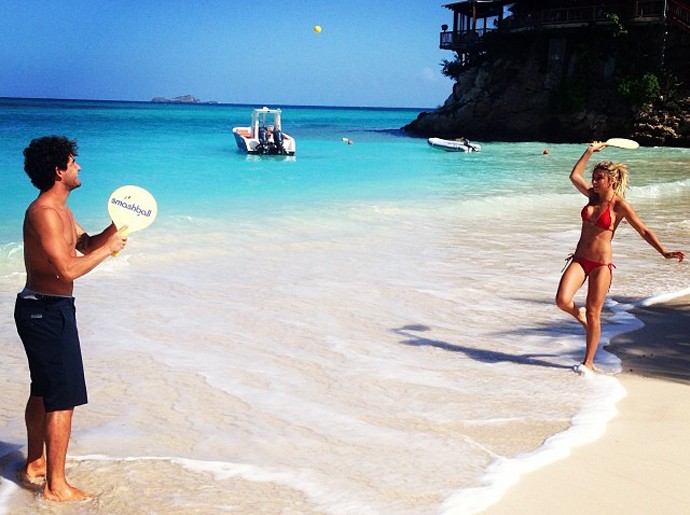 Pato ferias praia frescobol (Foto: Reprodução/Instagram)