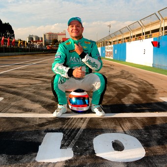 Site leiloa corrida de kart ao lado de Rubens Barrichello  (Foto: Duda Bairros/Vicar)