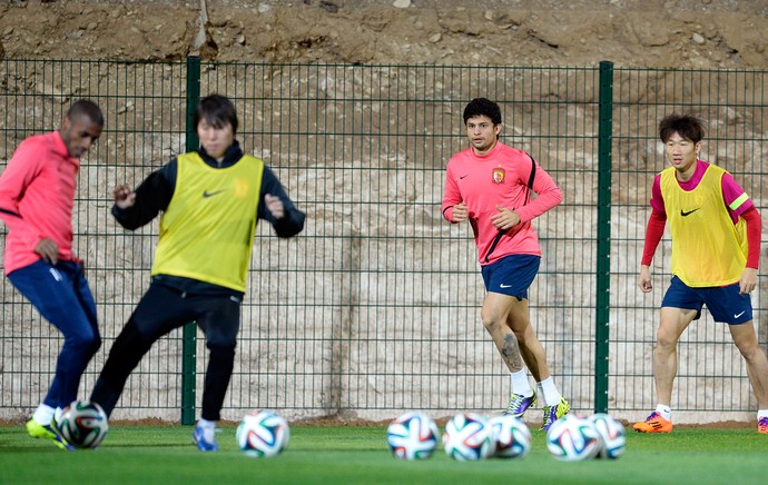 Elkeson treino Guangzhou Evergrande (Foto: AFP)