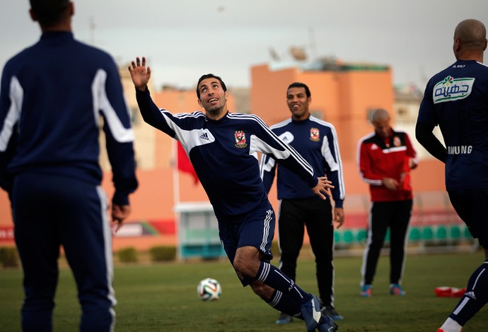 Aboutrika treino Al Ahly (Foto: AP)