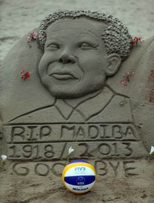 nelson mandela homenagem aberto de open de volei de praia (Foto: FIVB)